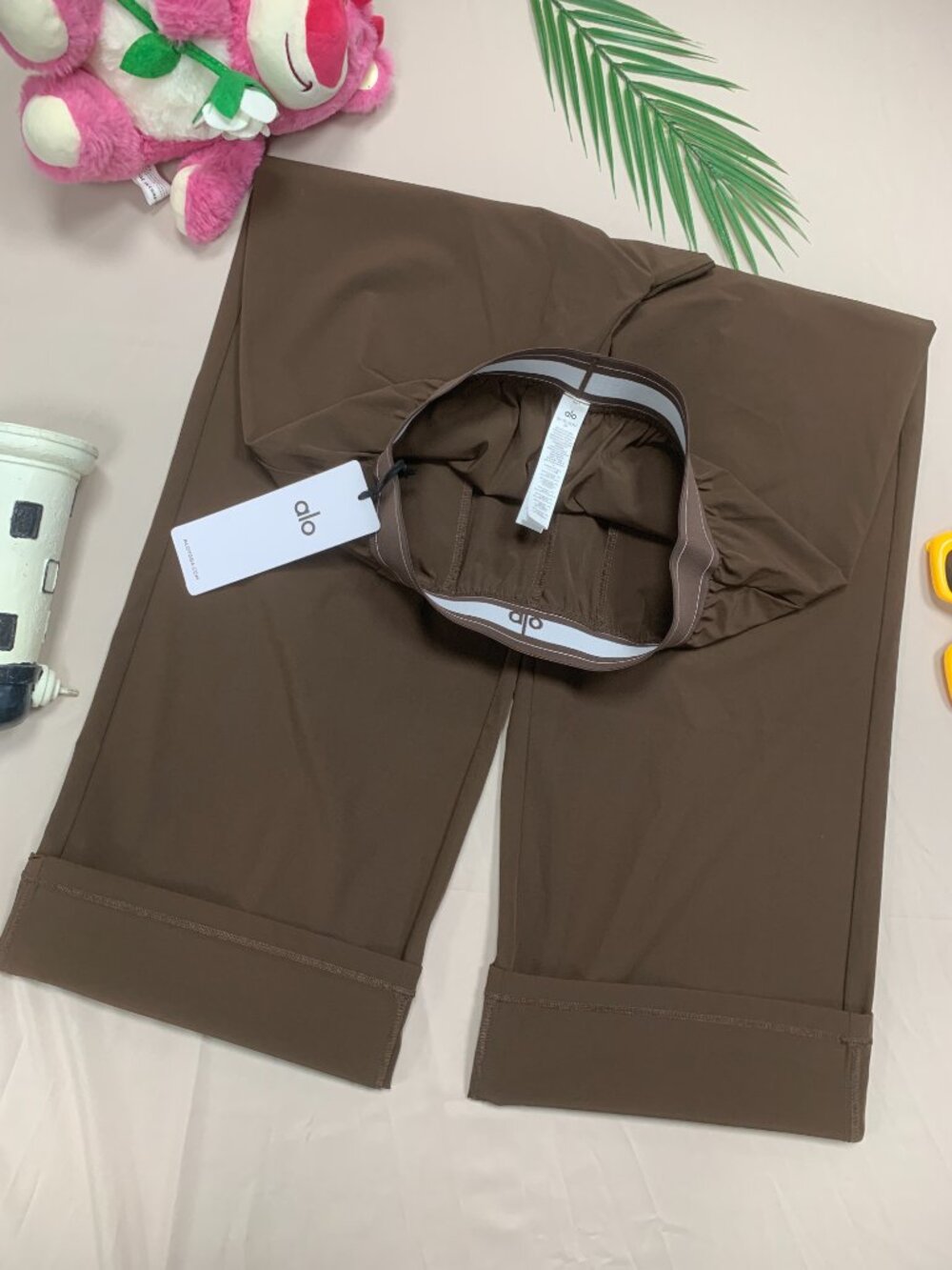 NWT Espresso ALO Yoga Studio Style Suit Up Pants👜Relaxed Regular 30" Inseam - Picture 7 of 11